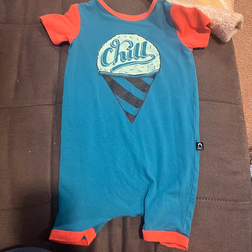 B 10      RAGS shortie romper